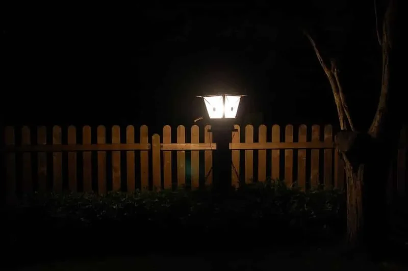 Venkovní osvětlení, lampa u domu